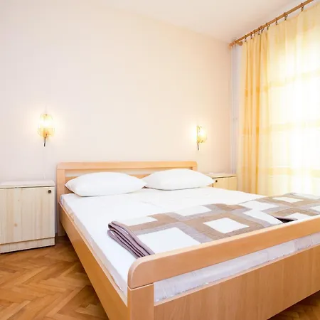 아파트 S Velikim Dvoristem *