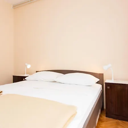 S Velikim Dvoristem Διαμέρισμα Punat