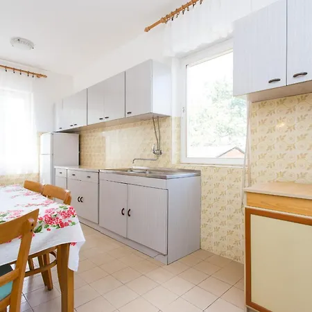 S Velikim Dvoristem *