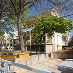 S Velikim Dvoristem Punat