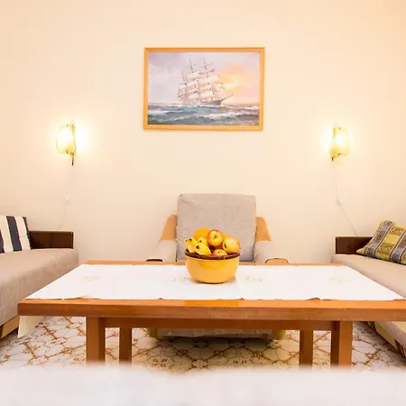 S Velikim Dvoristem *