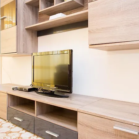 S Velikim Dvoristem Apartment