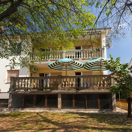 S Velikim Dvoristem Apartment *