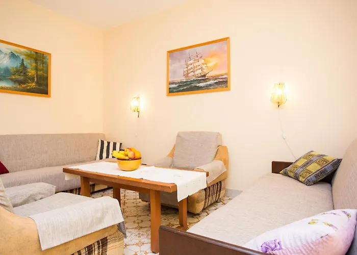 Apartamento S Velikim Dvoristem