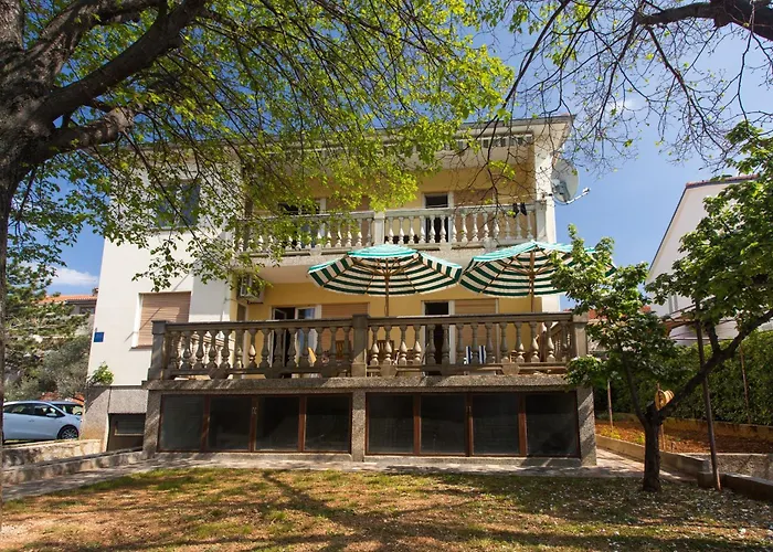 S Velikim Dvoristem Apartamento *