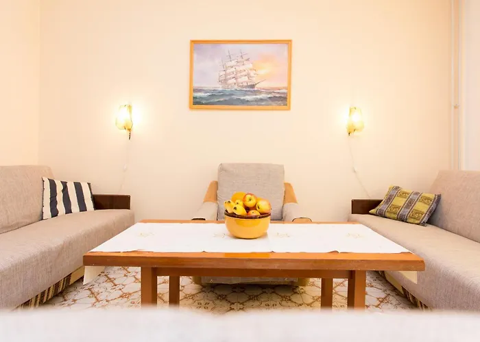 S Velikim Dvoristem *