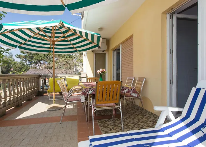 S Velikim Dvoristem *